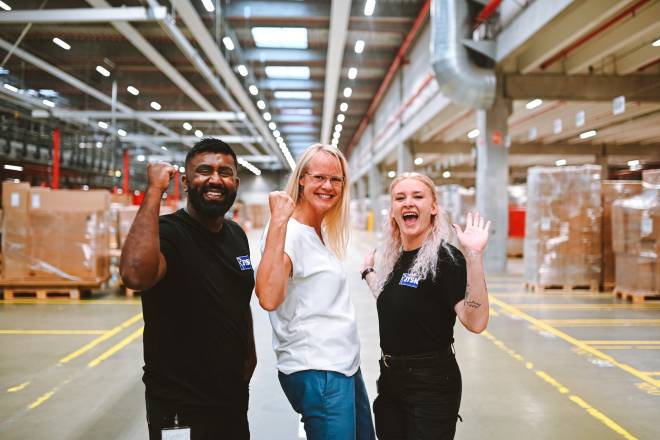 3 colleagues of the management team at one of the JYSK distribution centres